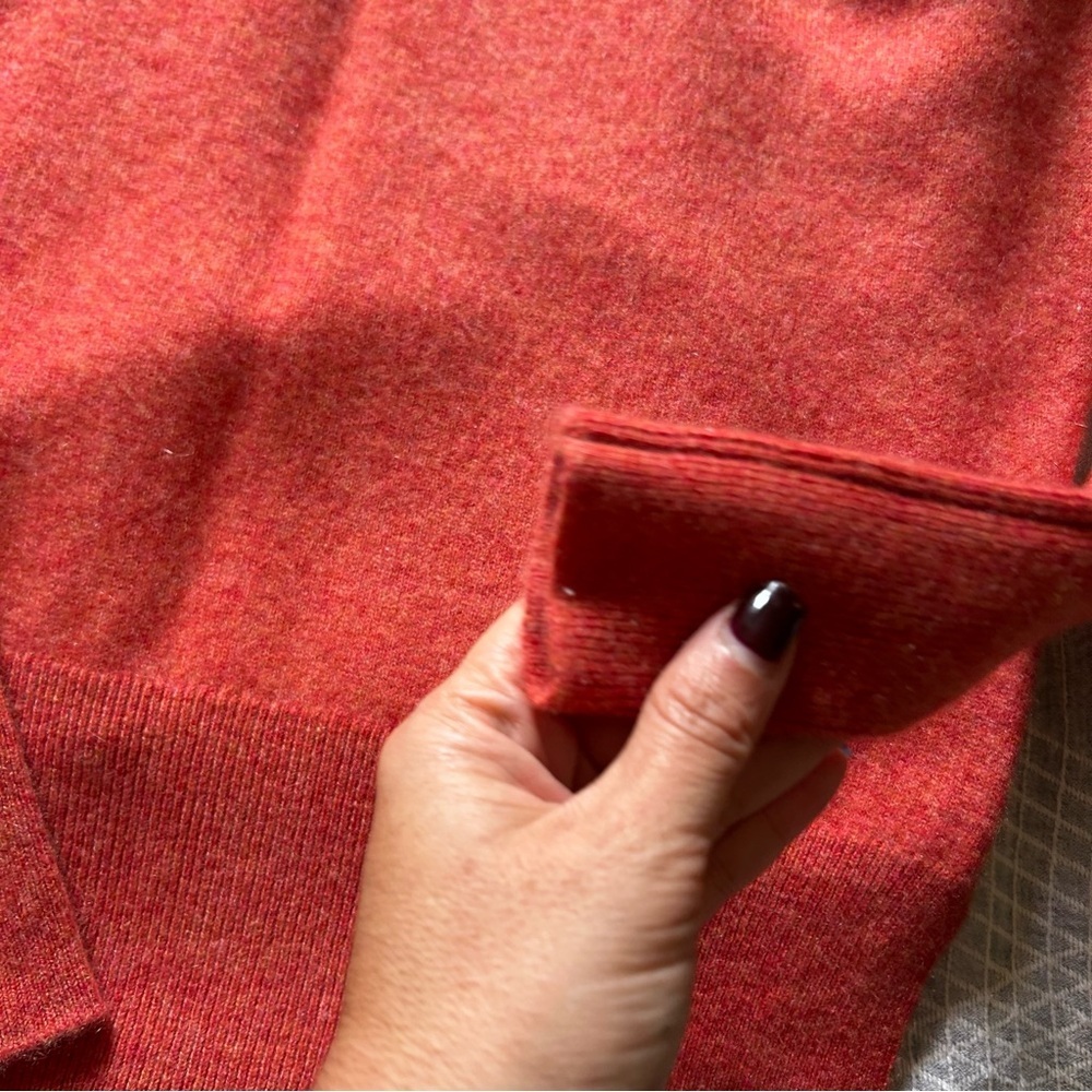 Tahari 100% 2 ply cashmere sweater burnt orange - xs - Picture 2 of 8